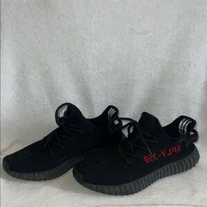 Yeezys Adidas - Unisex Black Sneakers